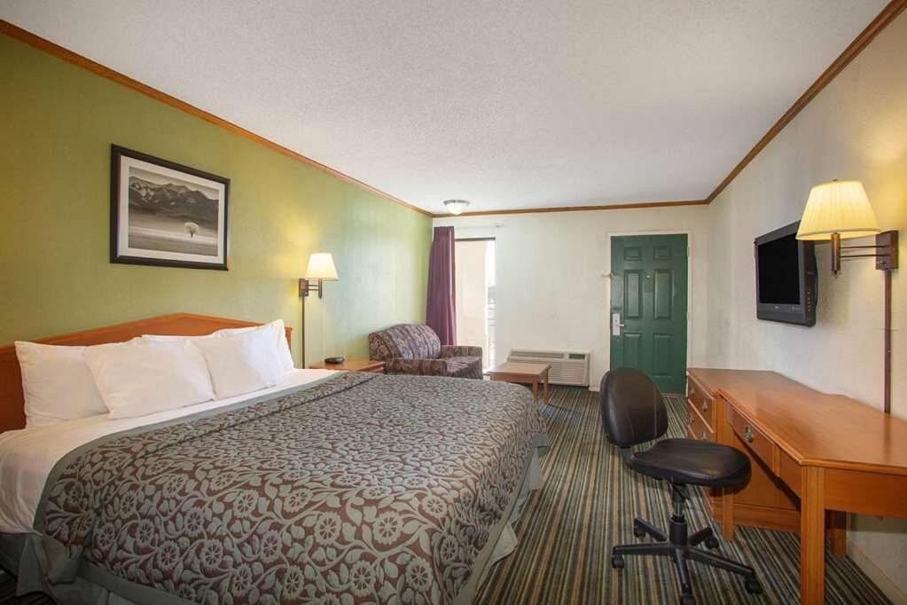 Economy Hotel Wichita- Florence St Екстериор снимка